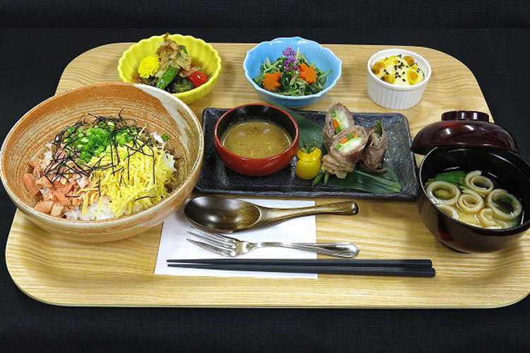 昼食
